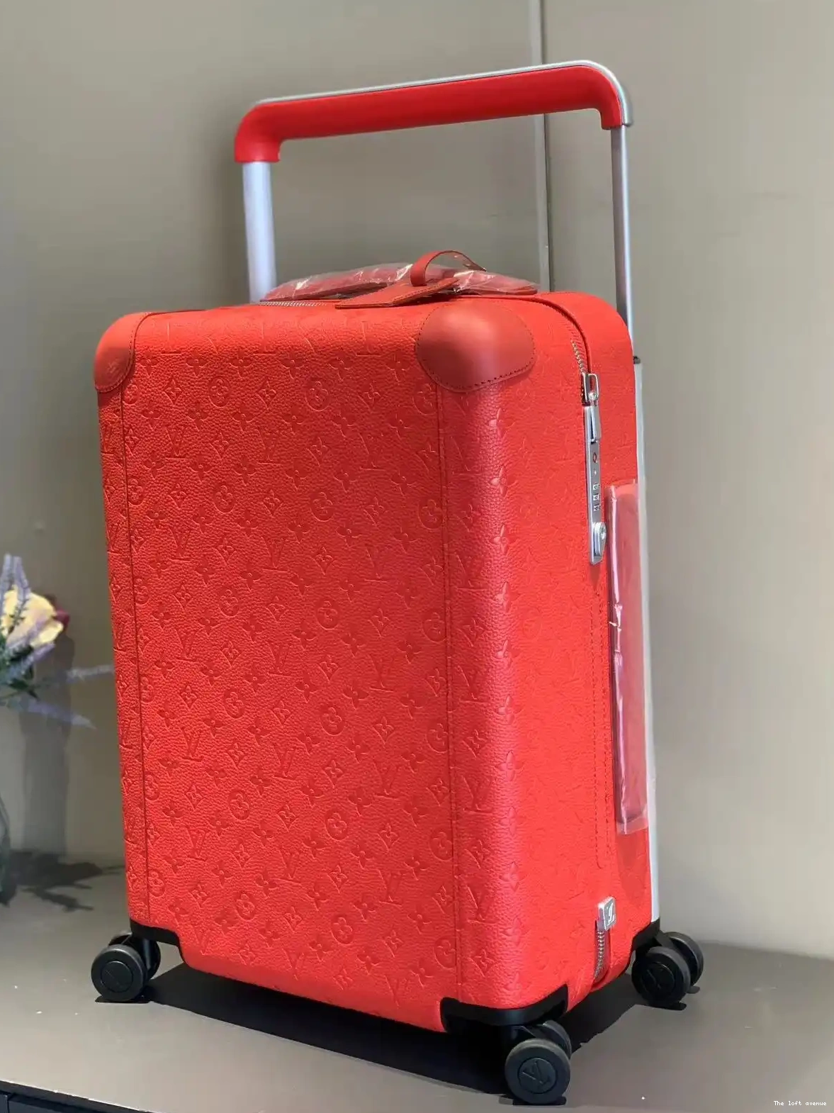 HORIZON TAURILLON 55 37L CUSTOM RED SUITCASE 0619
